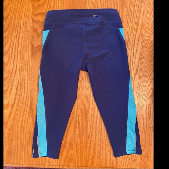 Lucy Tech Blue/ Teal Workout Capri 💙✨ - Picture 2 of 7